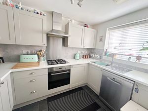Kitchen- click for photo gallery